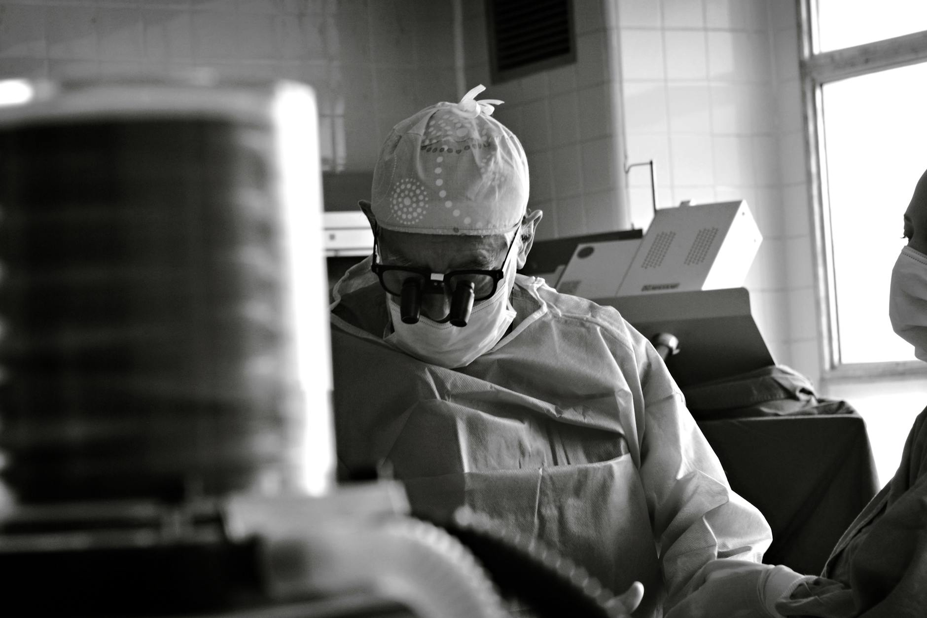 Uroczyste święcenie pokarmów w koszyku podczas Wielkanocy w Górowie Iławeckim.