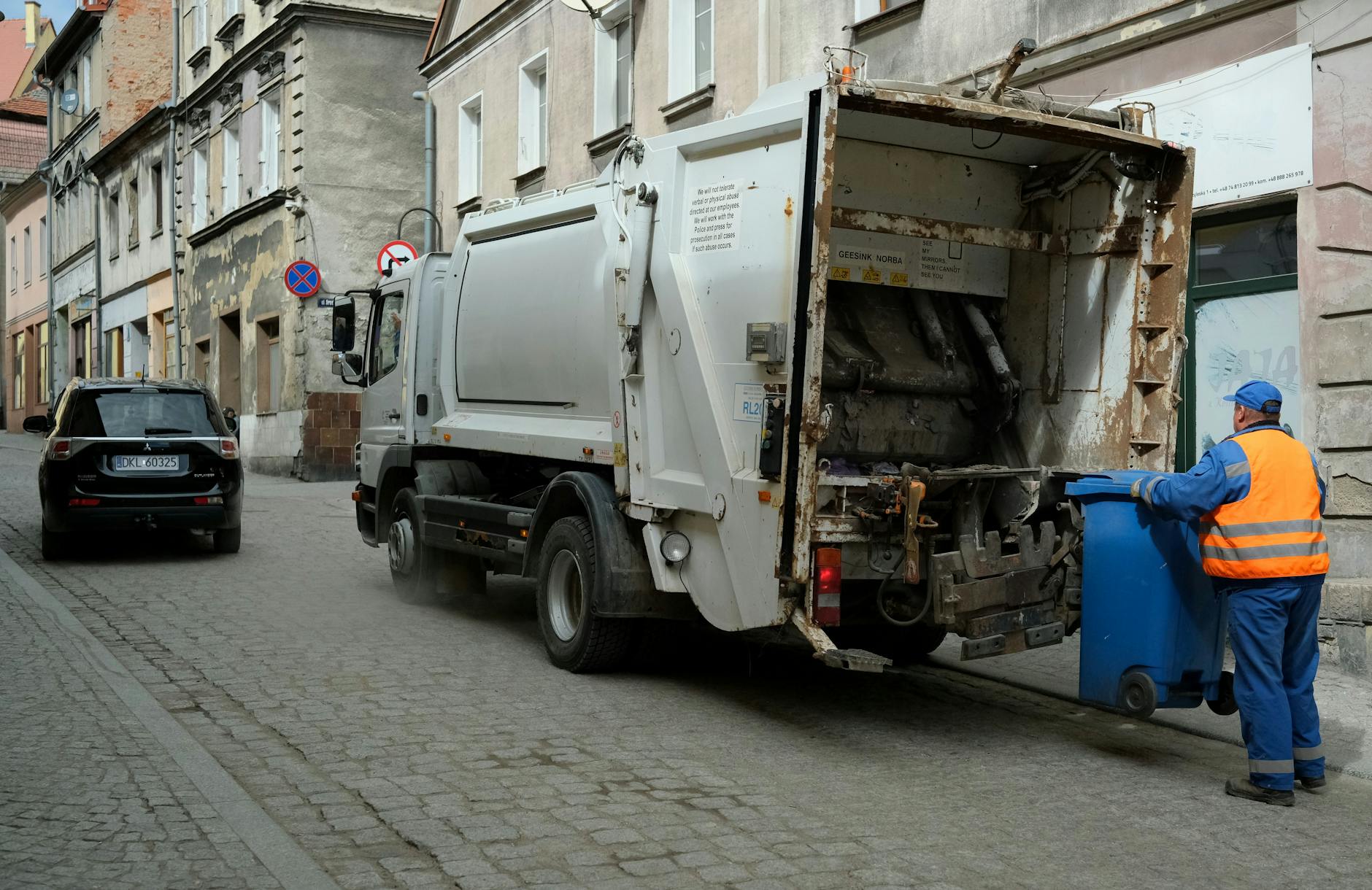 Pojemniki do segregacji odpadów w Górowie Iławeckim